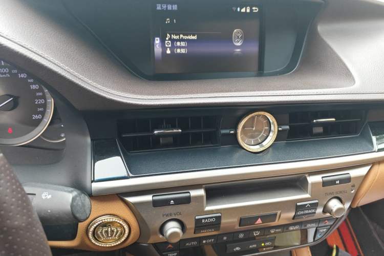 Used Lexus ES 2015 200 Comfort Edition Audio And AC Panel