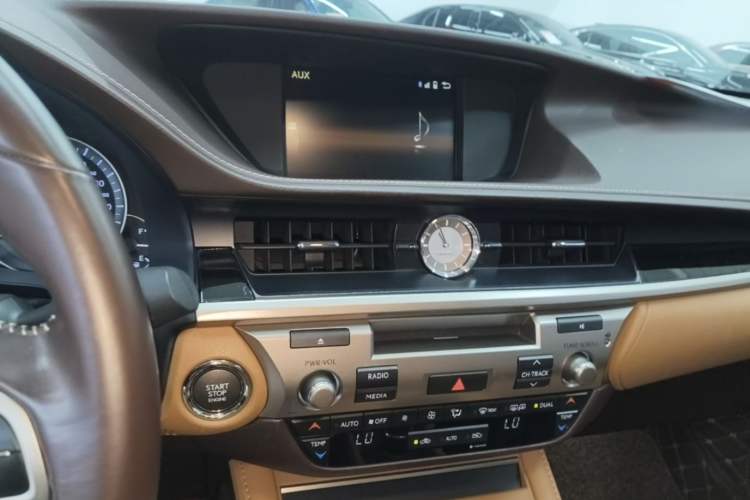 Used Lexus ES 2015 200 Elite Edition Audio And AC Panel