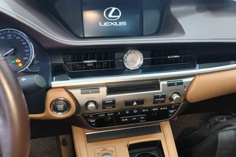 Used Lexus ES 2015 200 Elite Edition Audio And AC Panel