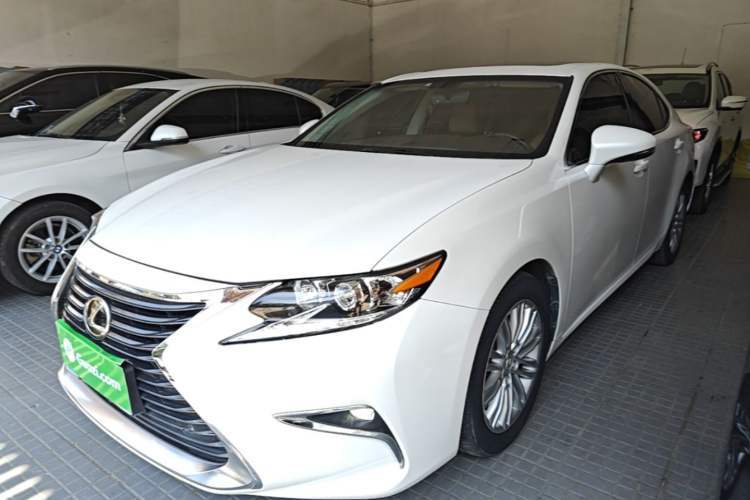 Lexus ES 2015 200 Elite Edition de segunda mano Guazi used car, China used car export, Used car for sale, Used  cars, Cheapest cars for sale