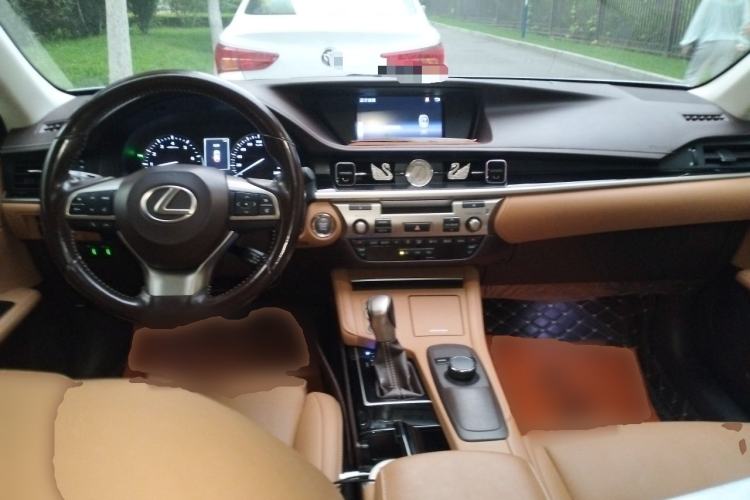 Used Lexus ES 2015 200 Elite Edition Center Console
