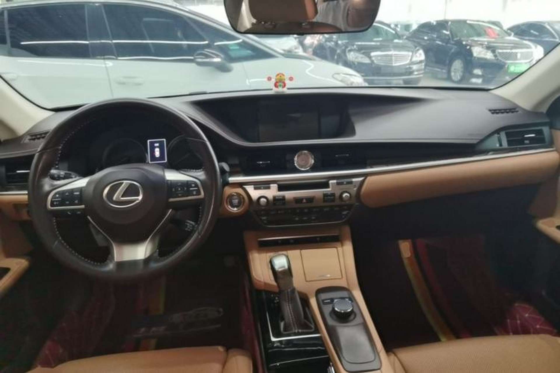 Used Lexus ES 2015 250 Elegant Edition Center Console