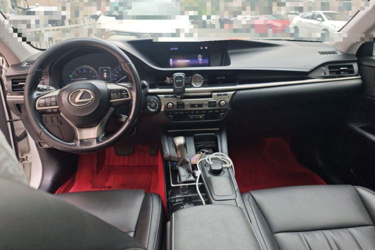 Used Lexus ES 2015 200 Elite Edition Center Console