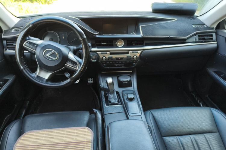 Used Lexus ES 2015 200 Elite Edition Center Console