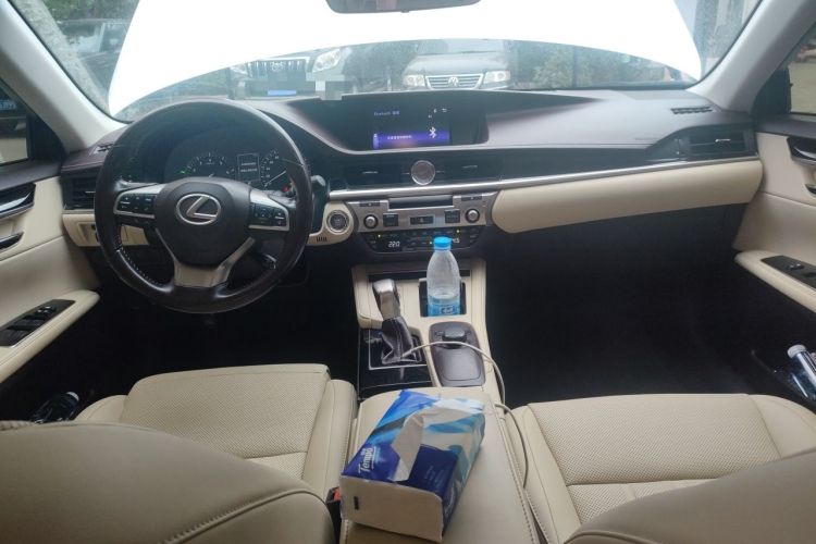 Used Lexus ES 2015 200 Elite Edition Center Console