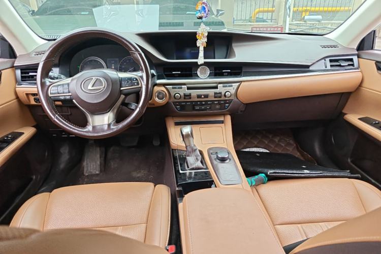 Used Lexus ES 2015 200 Elite Edition Center Console