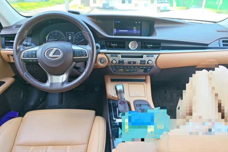 Used Lexus ES 2015 200 Elite Edition Center Console