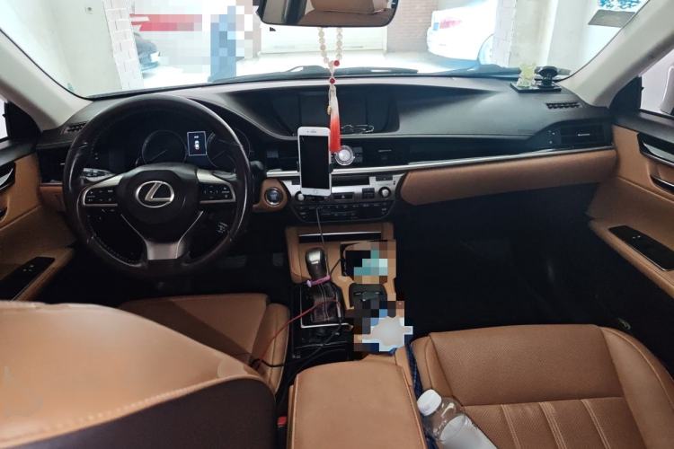 Used Lexus ES 2015 200 Elite Edition Center Console