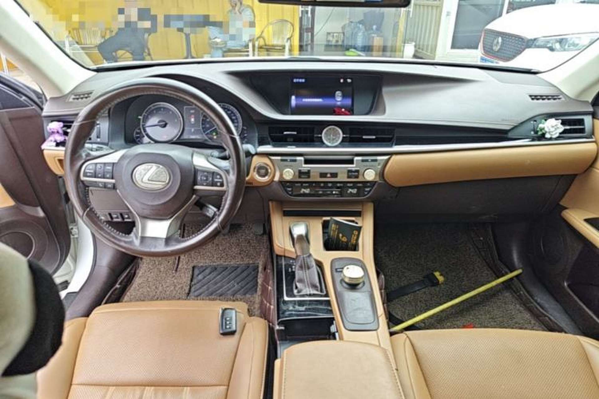 Used Lexus ES 2015 200 Elite Edition Center Console
