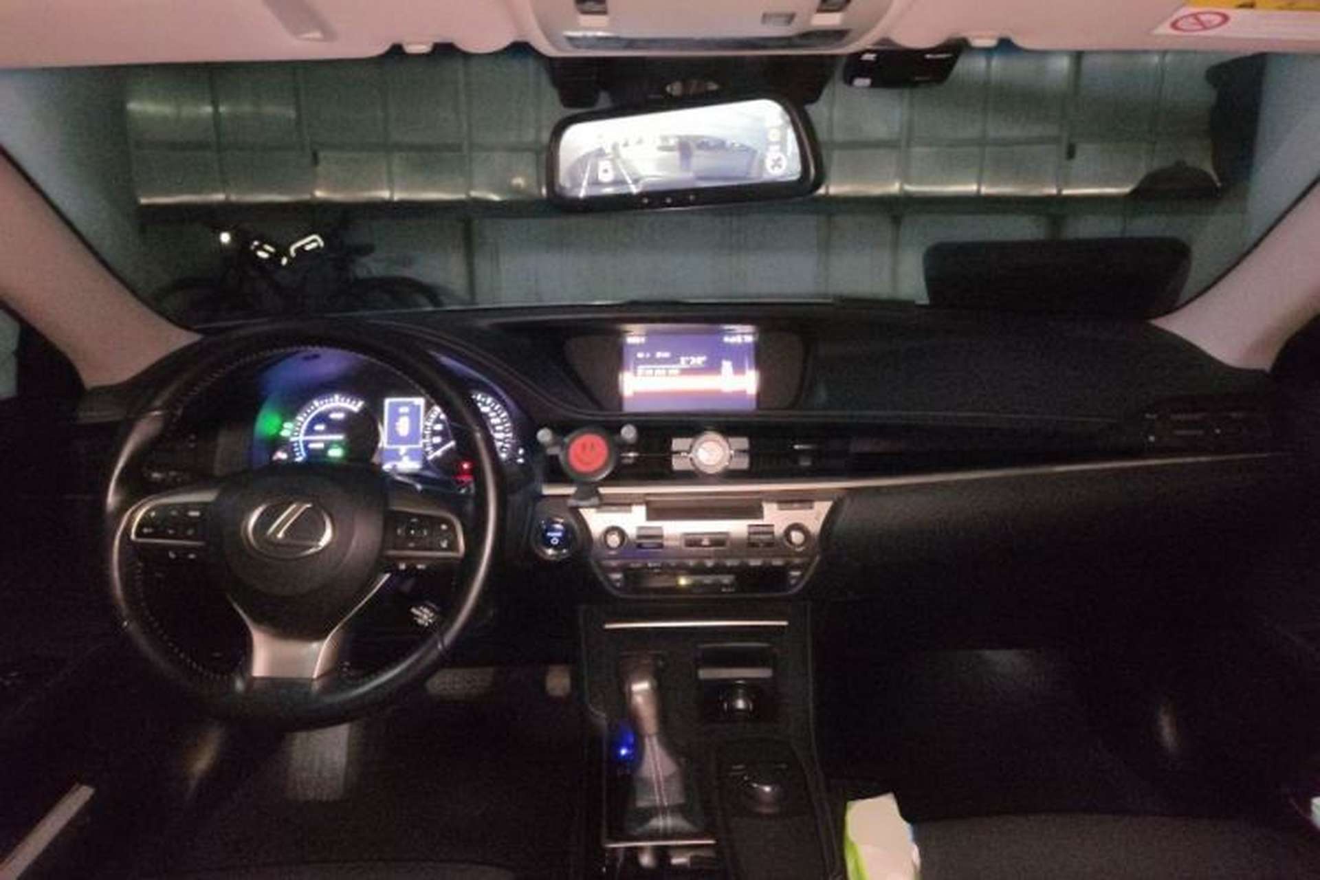 Used Lexus ES 2015 300h Comfort Edition Center Console