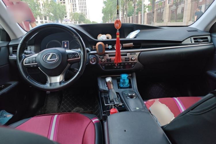 Used Lexus ES 2015 200 Elite Edition Center Console