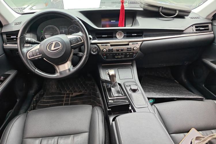 Used Lexus ES 2015 200 Elite Edition Center Console