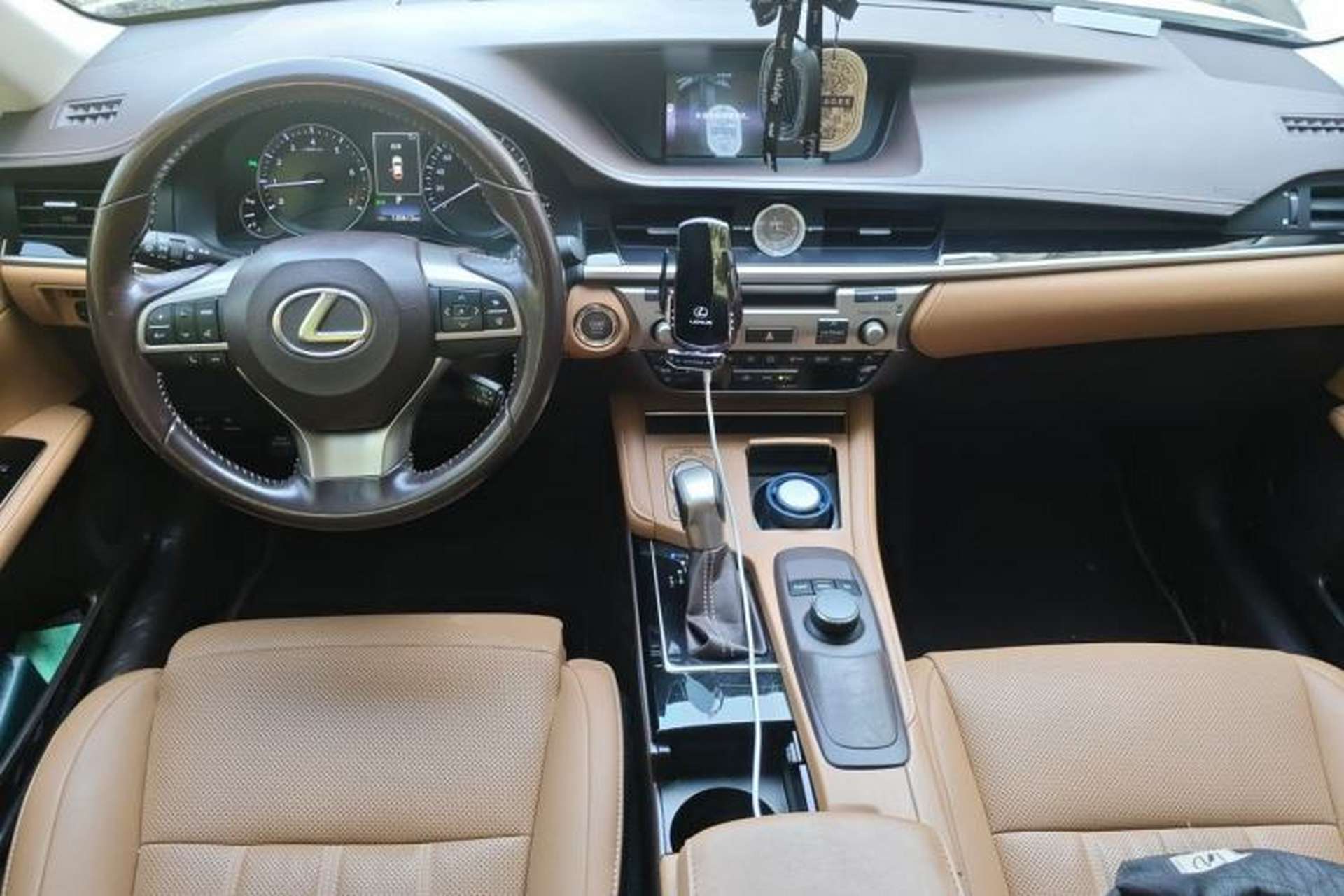Used Lexus ES 2015 200 Elite Edition Center Console