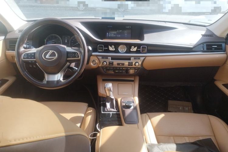 Used Lexus ES 2015 200 Elite Edition Center Console
