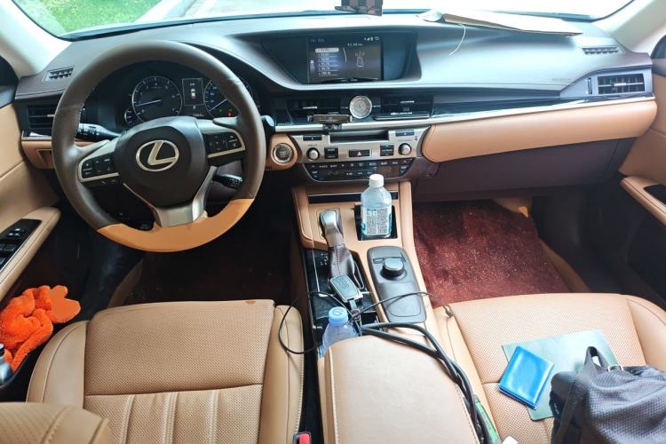 Used Lexus ES 2015 200 Elite Edition Center Console