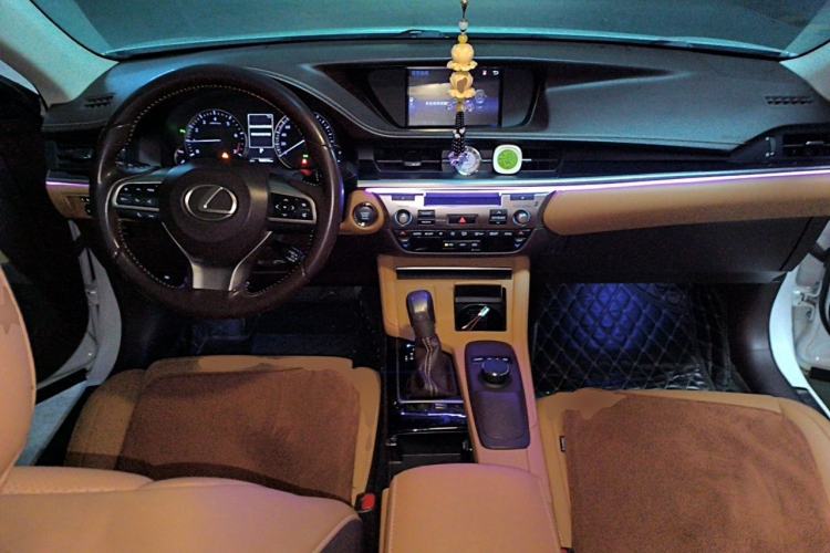 Used Lexus ES 2015 200 Elite Edition Center Console