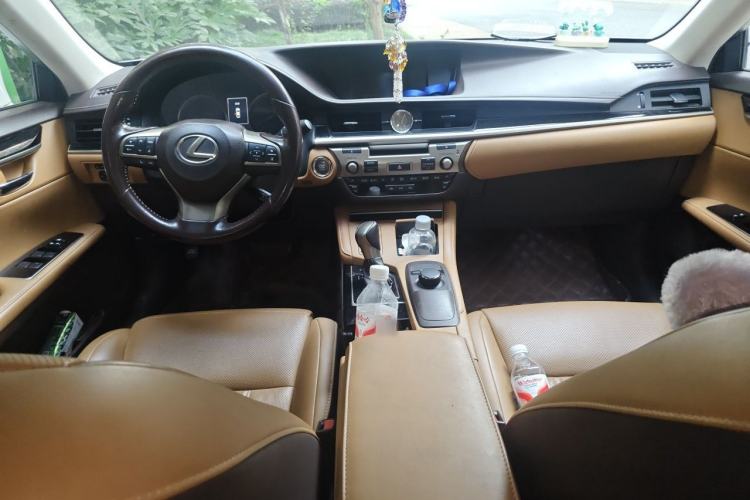 Used Lexus ES 2015 200 Elite Edition Center Console
