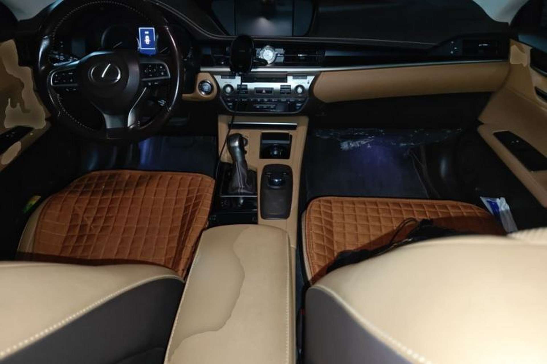 Used Lexus ES 2015 200 Comfort Edition Center Console