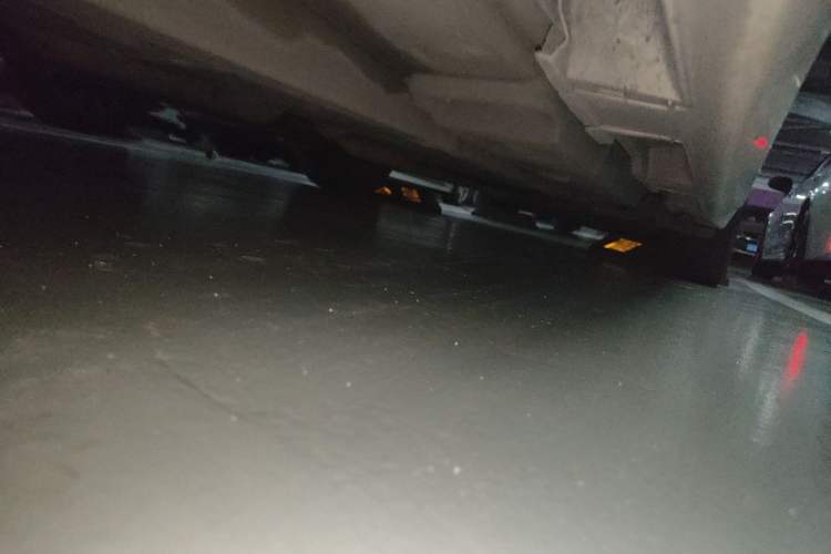 Used Lexus ES 2015 300h Comfort Edition Chassis Front Left