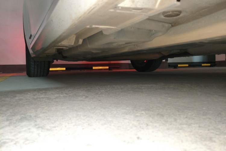 Used Lexus ES 2015 300h Comfort Edition Chassis Front Right