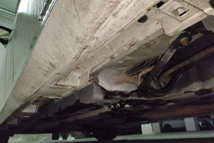 Used Lexus ES 2015 300h Comfort Edition Chassis Rear Left