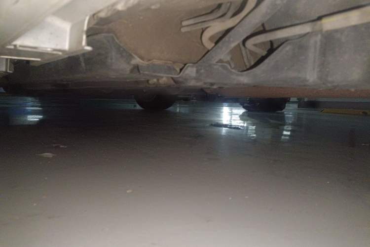 Used Lexus ES 2015 300h Comfort Edition Chassis Rear Left
