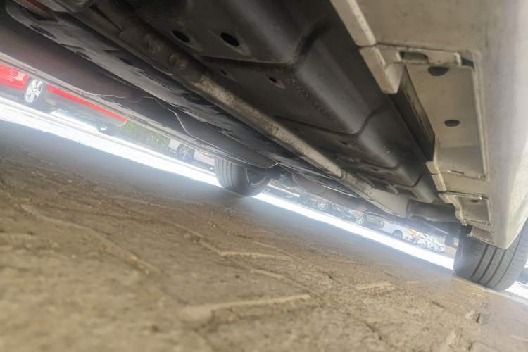 Used Lexus ES 2015 300h Comfort Edition Chassis Rear Right