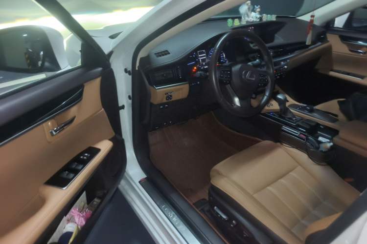 Used Lexus ES 2015 200 Comfort Edition Driver Seat