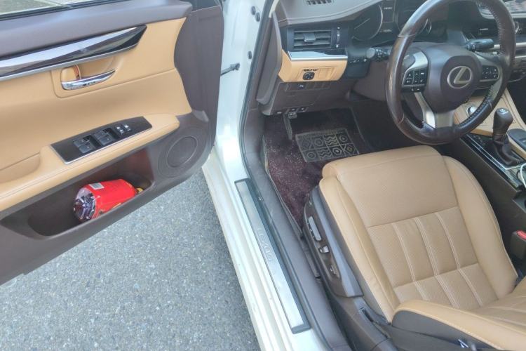 Used Lexus ES 2015 200 Elite Edition Driver Seat