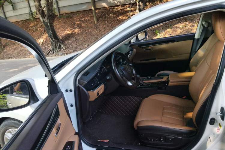 Used Lexus ES 2015 200 Elite Edition Driver Seat