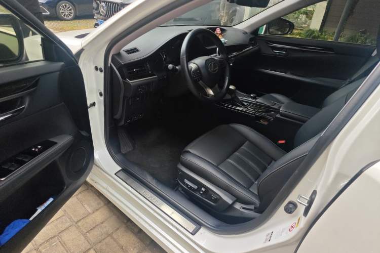 Used Lexus ES 2015 200 Elite Edition Driver Seat
