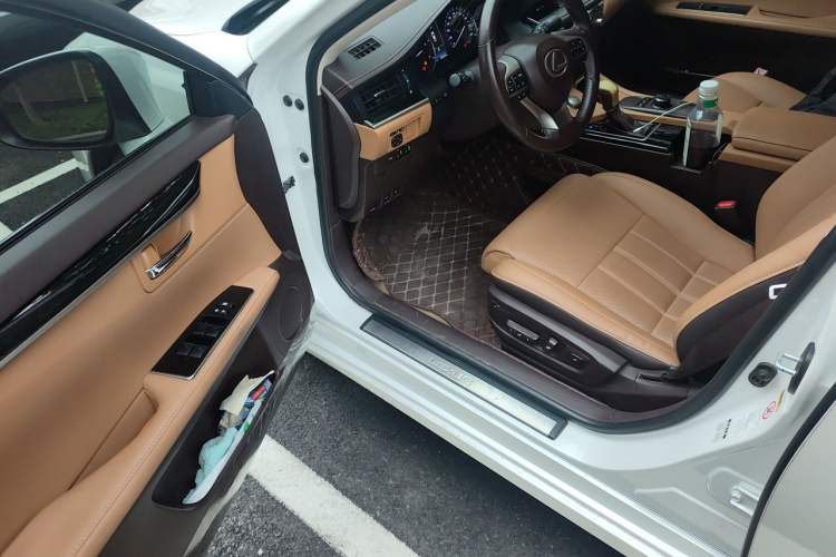 Used Lexus ES 2015 200 Elite Edition Driver Seat