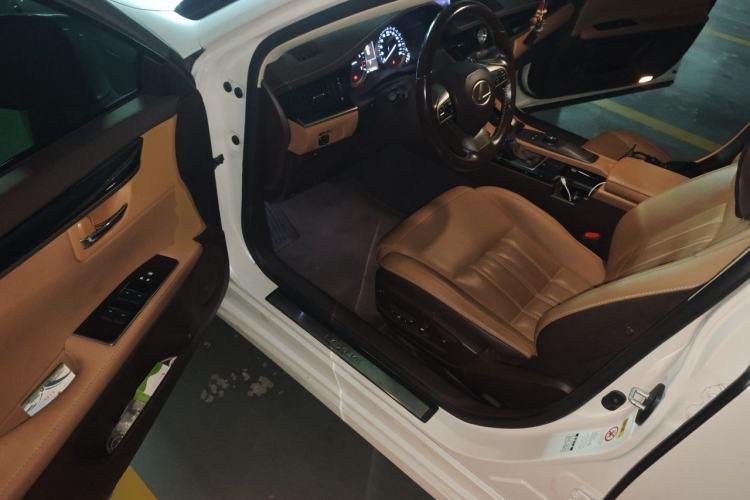 Used Lexus ES 2015 200 Elite Edition Driver Seat