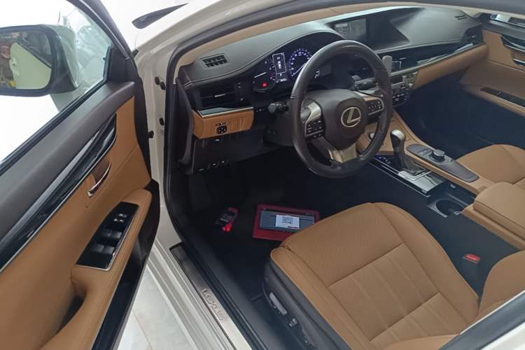 Used Lexus ES 2015 200 Elite Edition Driver Seat