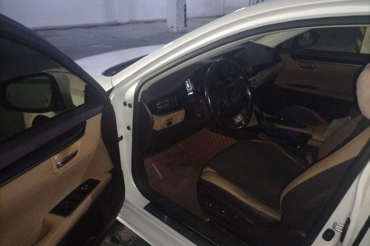 Used Lexus ES 2015 300h Comfort Edition Driver Seat