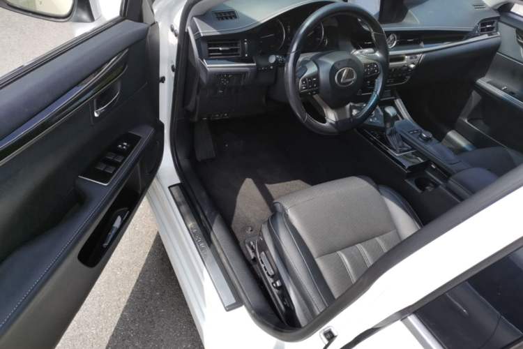 Used Lexus ES 2015 200 Elite Edition Driver Seat