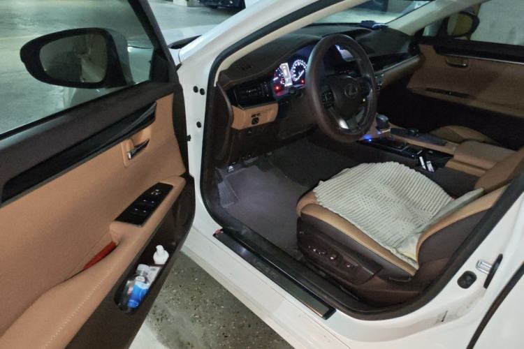 Used Lexus ES 2015 200 Elite Edition Driver Seat