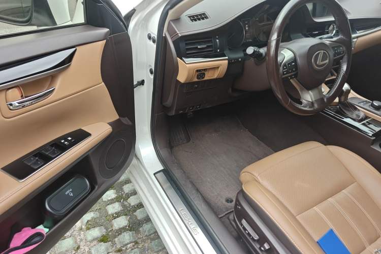 Used Lexus ES 2015 200 Comfort Edition Driver Seat