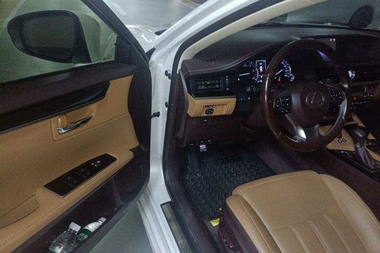 Used Lexus ES 2015 200 Elite Edition Driver Seat