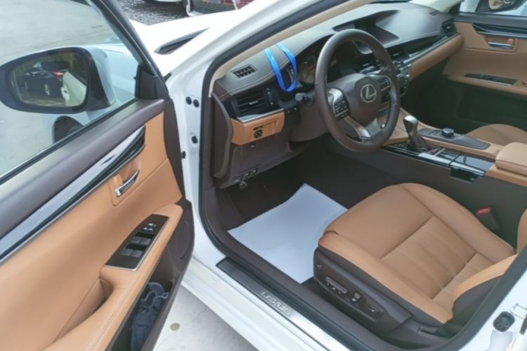 Used Lexus ES 2015 200 Elite Edition Driver Seat