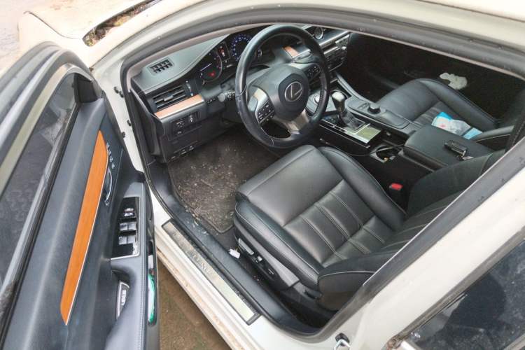 Used Lexus ES 2015 250 Elegant Edition Driver Seat