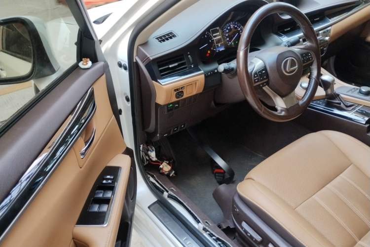 Used Lexus ES 2015 200 Elite Edition Driver Seat