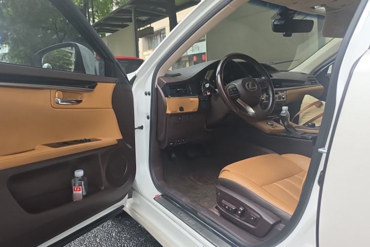 Used Lexus ES 2015 200 Comfort Edition Driver Seat