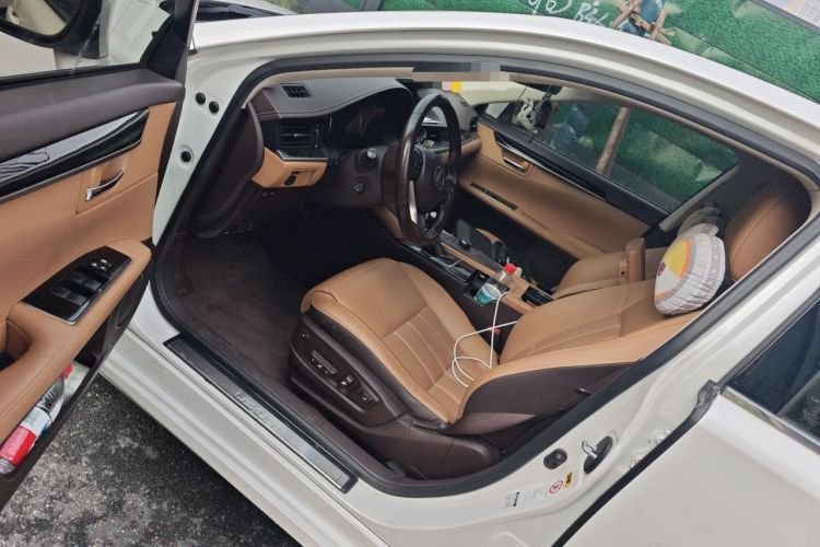 Used Lexus ES 2015 300h Comfort Edition Driver Seat