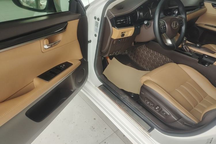 Used Lexus ES 2015 200 Elite Edition Driver Seat
