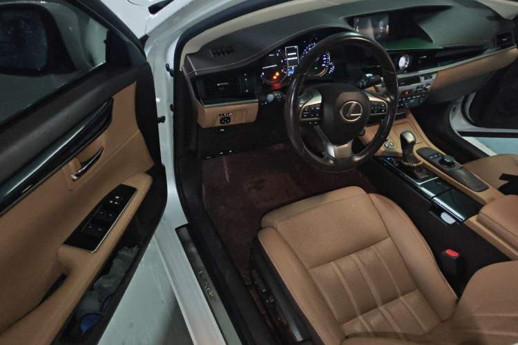 Used Lexus ES 2015 200 Elite Edition Driver Seat