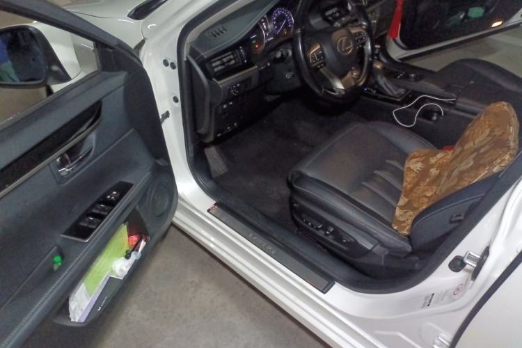 Used Lexus ES 2015 300h Comfort Edition Driver Seat