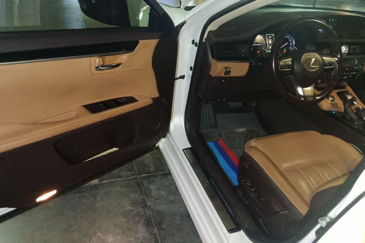 Used Lexus ES 2015 200 Elite Edition Driver Seat