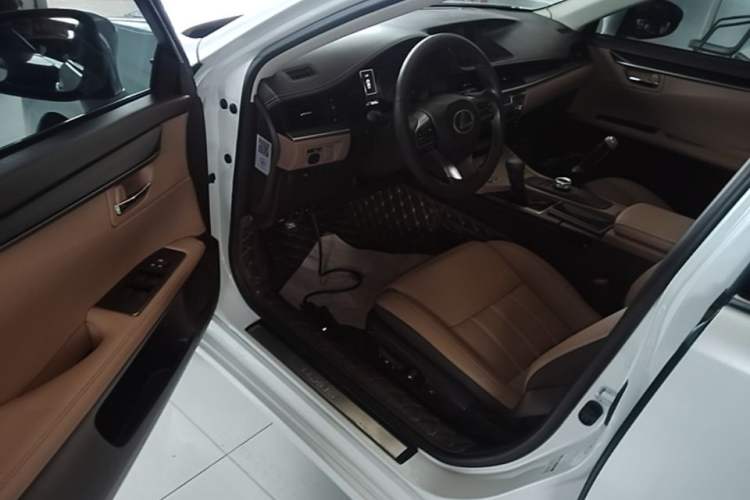 Used Lexus ES 2015 200 Elite Edition Driver Seat