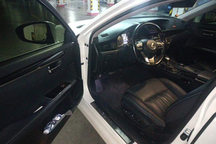 Used Lexus ES 2015 200 Elite Edition Driver Seat